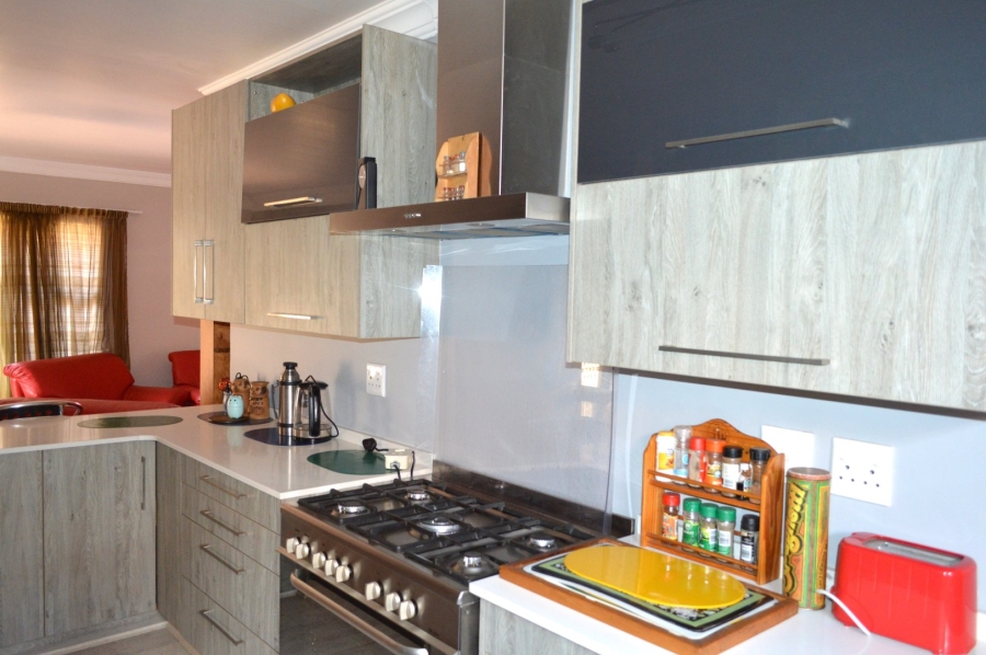 2 Bedroom Property for Sale in Flamwood North West